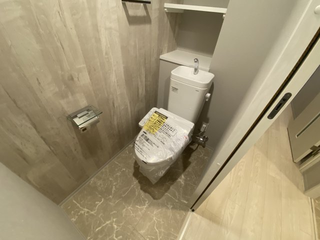 トイレ　温水洗浄便座付きのトイレです♪