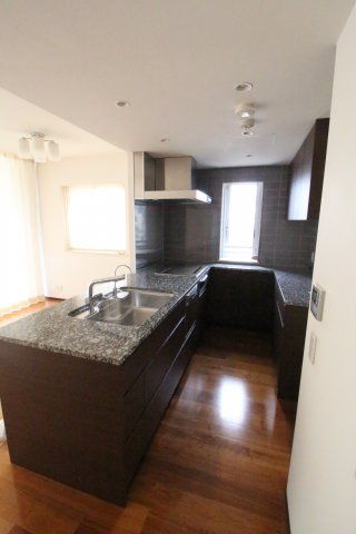 キッチン　（別タイプ参考写真）本郷パークハウスザ・プレミアフォート　文