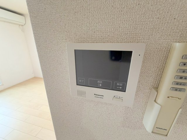 セキュリティ　TVモニターホンで来客が誰か確認してから開けて下さいね