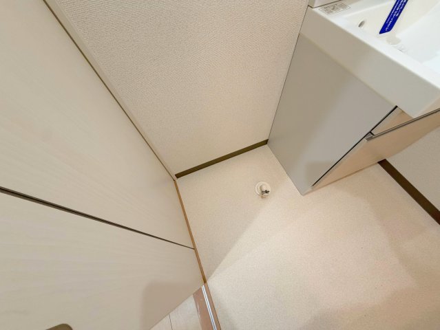その他設備　嬉しい室内洗濯機置場。これで洗濯機も長持ちしますね。