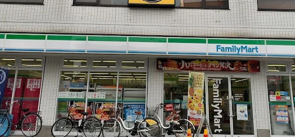コンビニ　ファミリーマート 日進駅南口店（コンビニ）まで74m