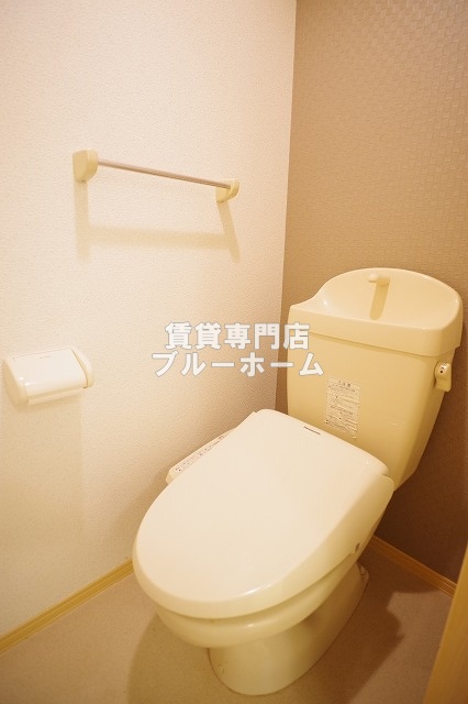 トイレ　温水洗浄便座付のトイレ！