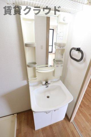 洗面設備　使いやすい洗面所です