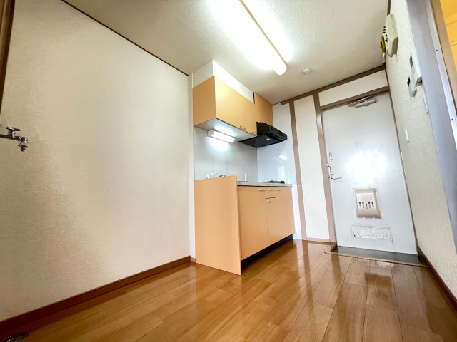 キッチン　※画像は同物件別号室となります。