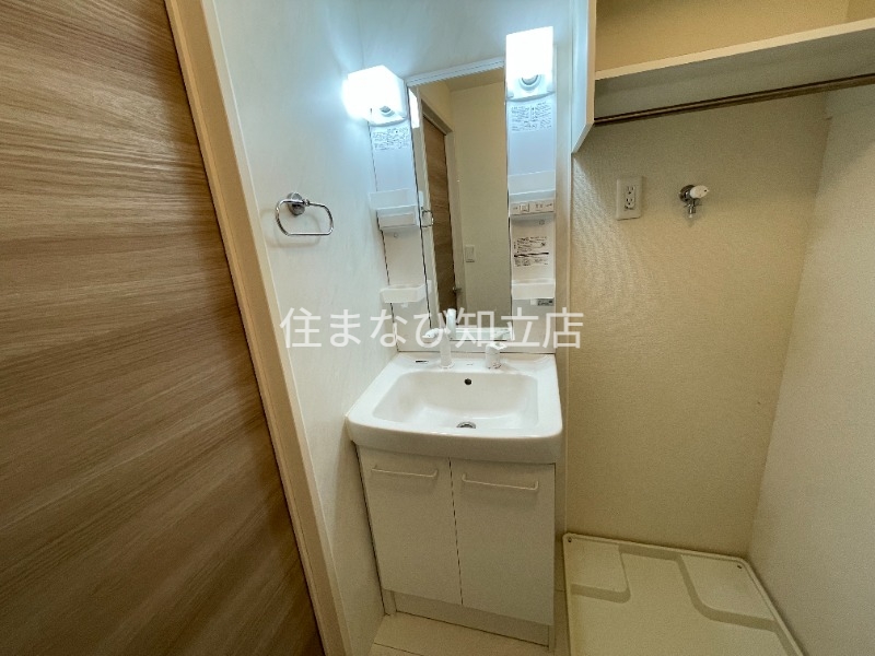 洗面設備　同型写真