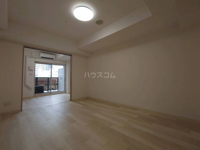 アートレジデンス梅田北Iの居間写真