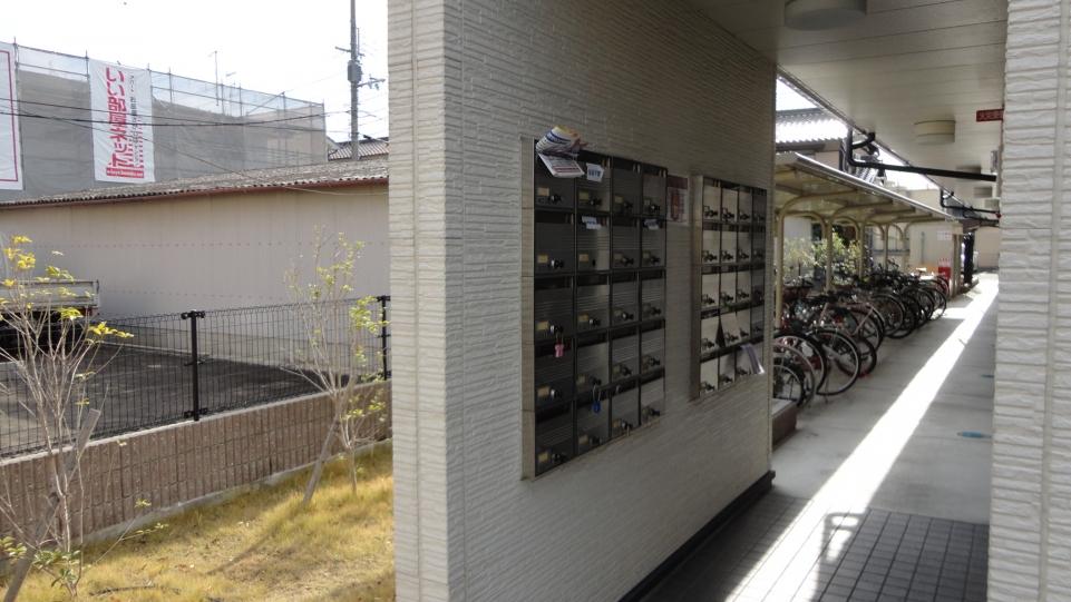 ＪＲ関西本線 八尾駅 徒歩12分 4階建 築19年の外観写真