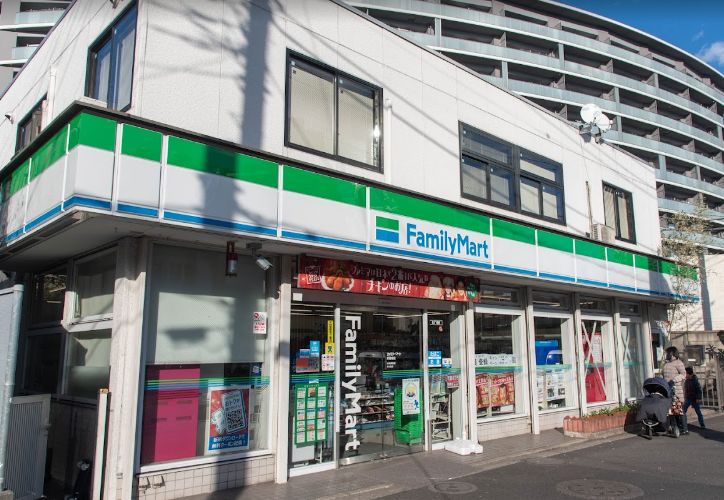 コンビニ　ファミリーマート東雲橋店（コンビニ）まで268m