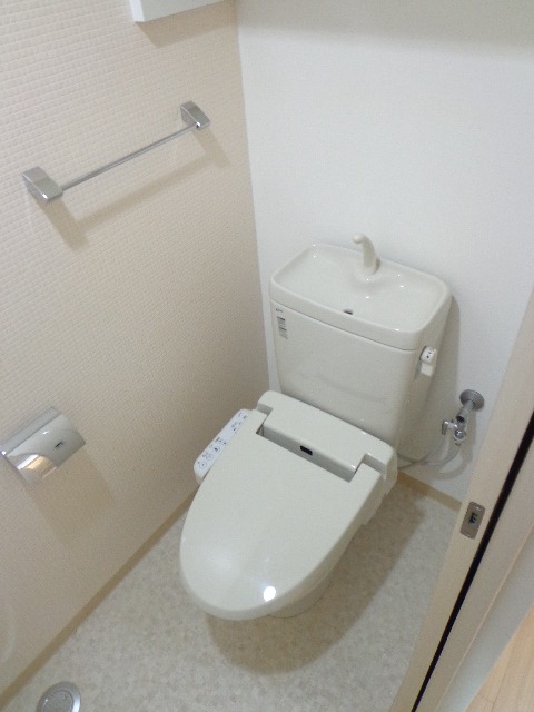 遠州鉄道 さぎの宮駅 徒歩6分 3階建 築16年のトイレ写真
