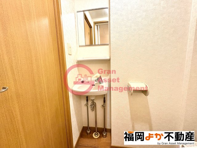 洗面設備　【福岡よか不動産】独立洗面台あり、毎朝おしゃれに忙しい女性の
