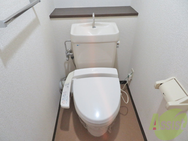 トイレ　トイレはこちらウォシュレット付きになりますよー。