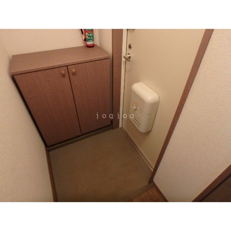 玄関　ゆったりとした玄関です。