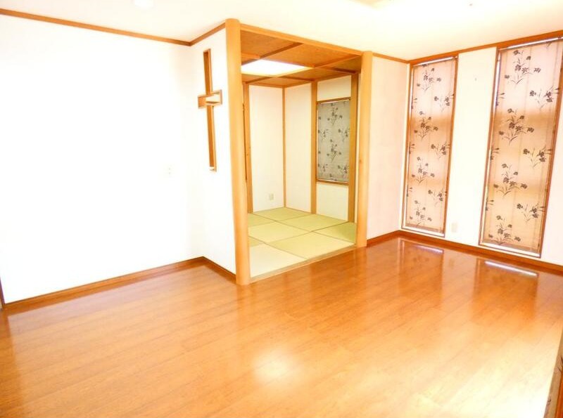 千駄木4丁目戸建ての居間写真