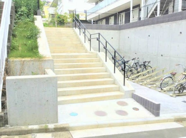 東急田園都市線 たまプラーザ駅 徒歩10分 3階建 築9年の外観写真