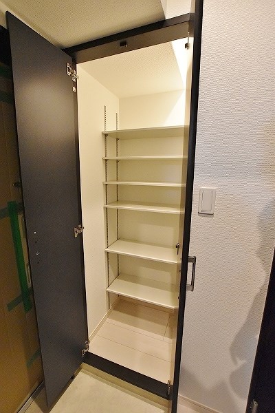エントランス　★トールタイプシューズBOXなので棚を外せばブーツも置けます