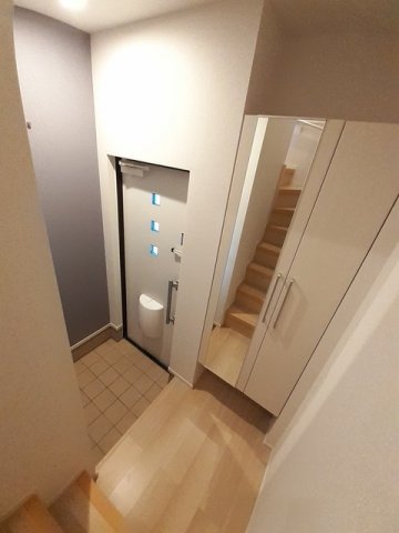 ＪＲ高崎線 熊谷駅 徒歩20分 3階建 築4年の玄関写真
