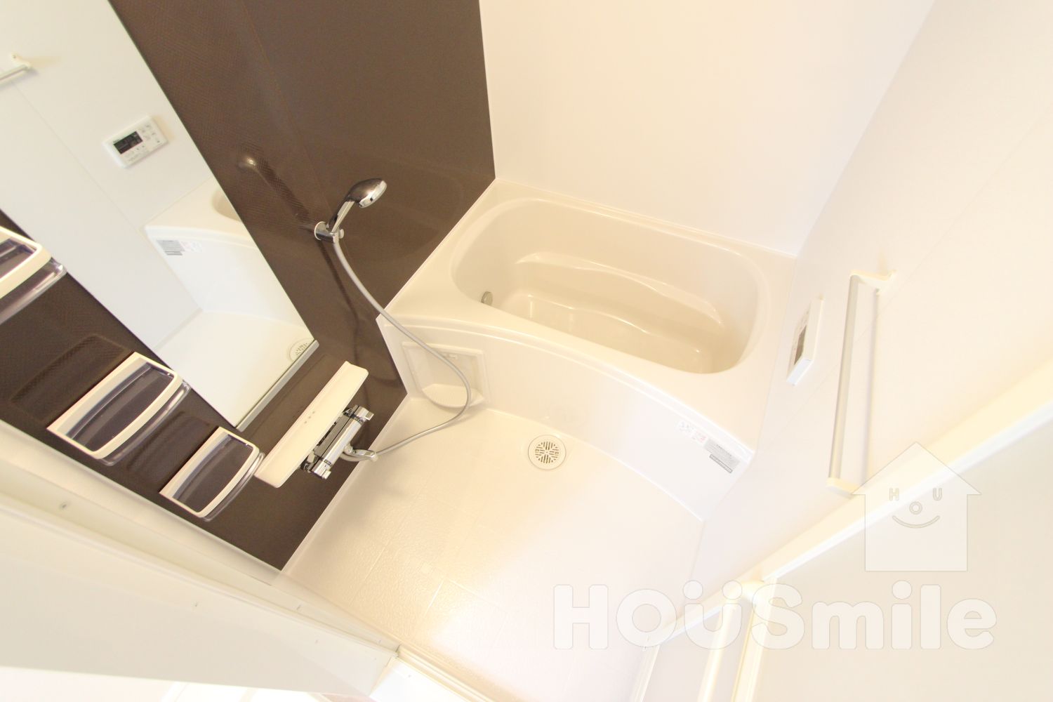 コッティ クワハラIの風呂写真