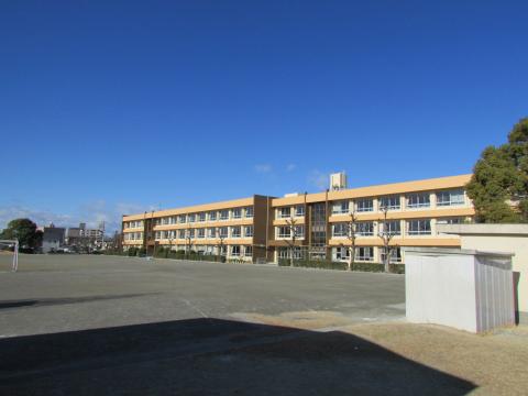 小学校　瑞鳳小学校（小学校）まで908m