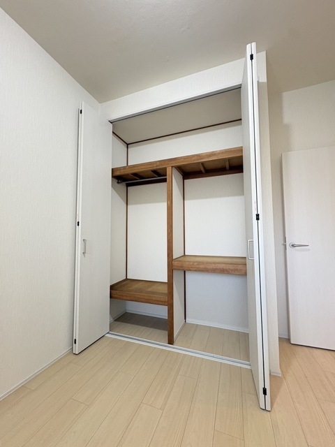 収納　東側　洋室