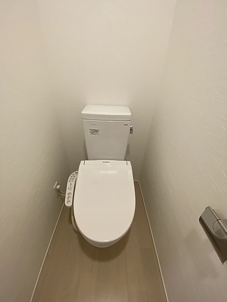 都営三田線 春日駅 徒歩7分 3階建 築9年のトイレ写真