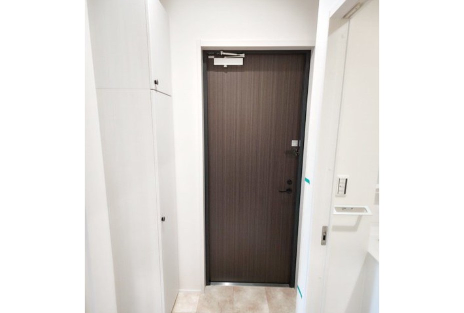 玄関　※別部屋の参考写真です。