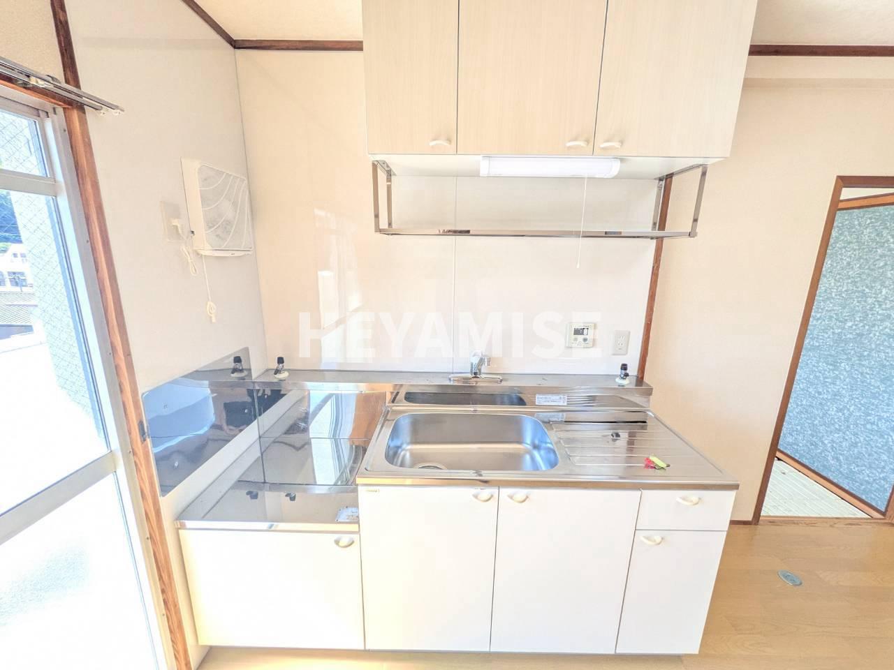 キッチン　※反転間取りのお部屋の画像です※現況を優先します