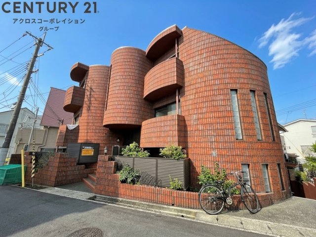 建物外観　オートロック完備で安心のセキュリティ♪