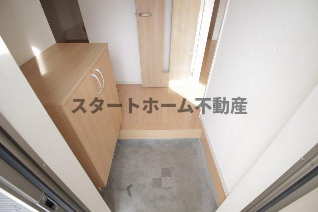玄関　収納もある玄関です