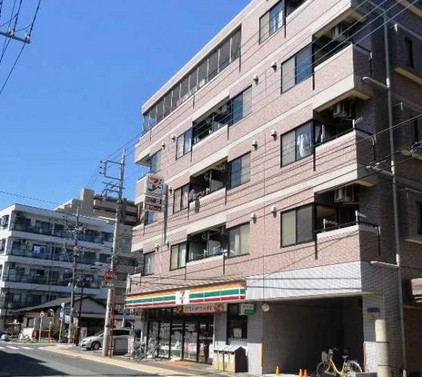 コンビニ　セブンイレブン戸田上戸田３丁目店（コンビニ）まで349m