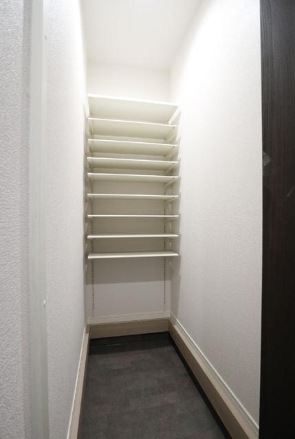 収納　収納　シューズボックス
