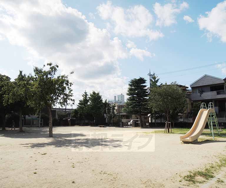 公園　西塩小路久保公園（公園）まで150m
