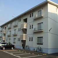 静岡市葵区北安東のマンションの建物外観