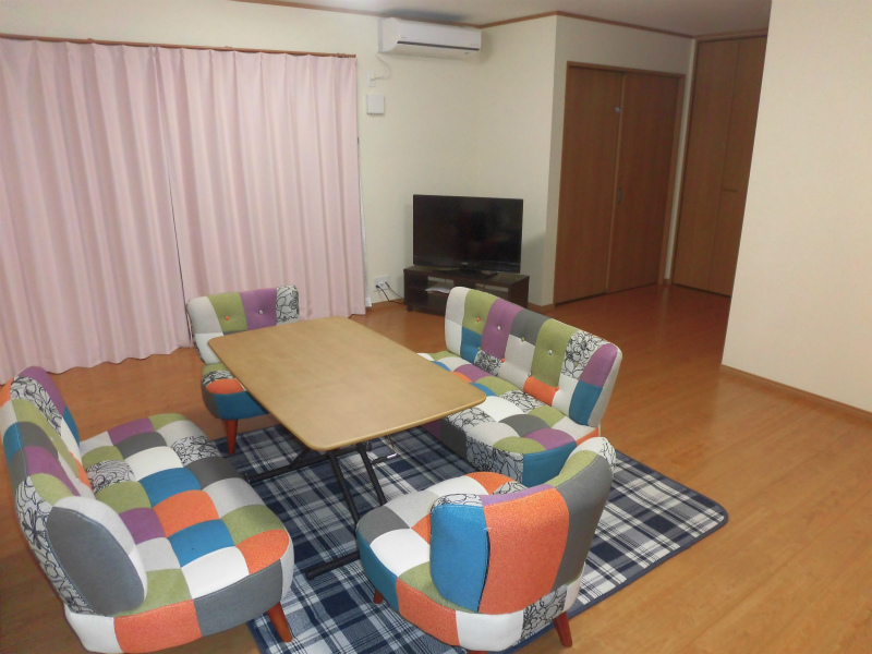 居室・リビング　共用リビングスペース１４．４帖です