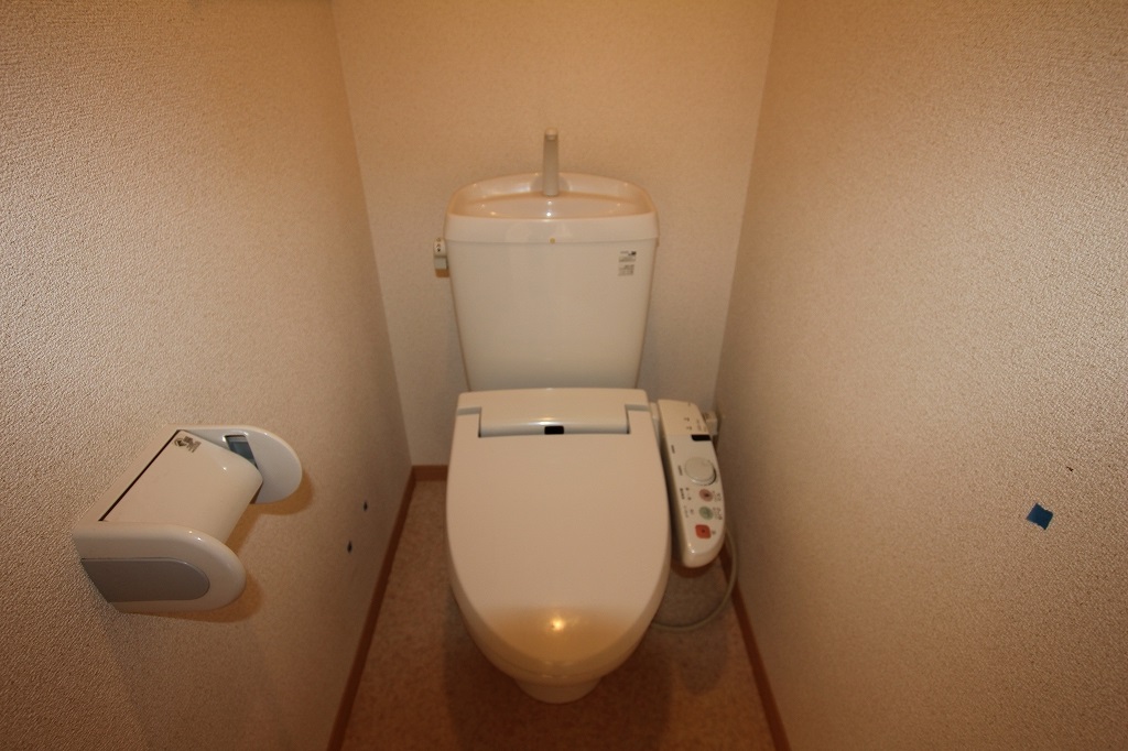 【尾道市高須町のアパートのトイレ】