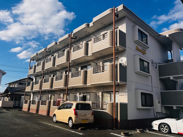 建物外観　鉄筋コンクリートマンションです！