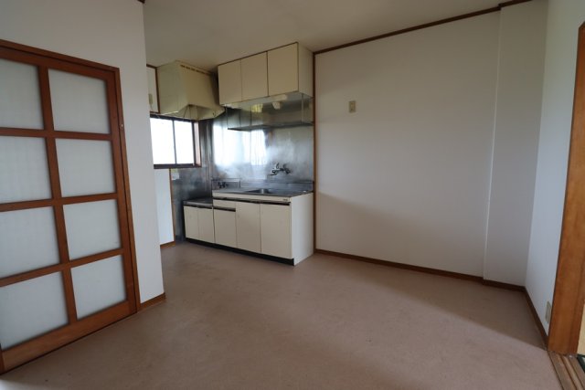 居室・リビング　同物件別部屋です。