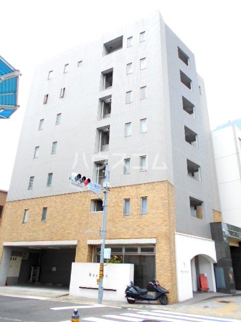 愛知県名古屋市千種区末盛通３の賃貸マンションの外観