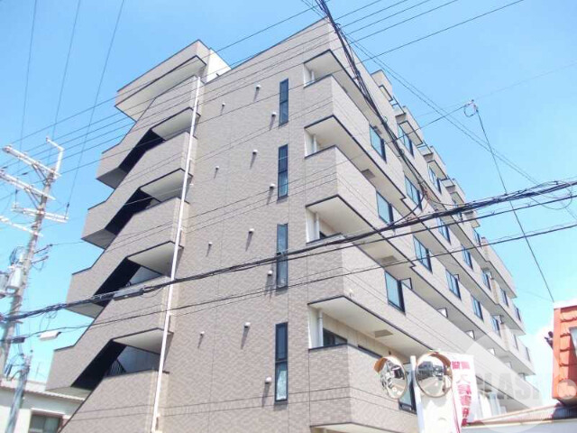 堺市美原区真福寺のマンションの建物外観