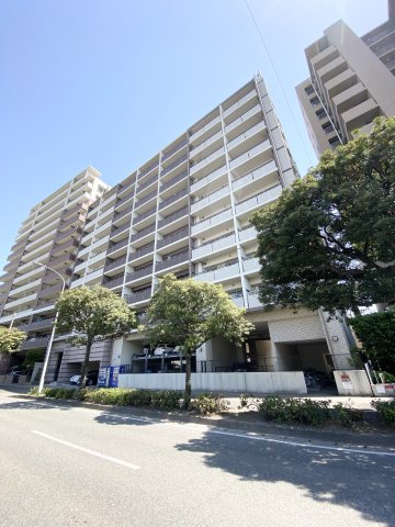 【福岡市博多区千代のマンションの建物外観】