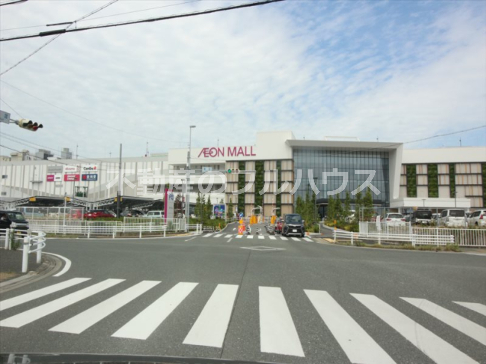 【豊川市蔵子のアパートのショッピングセンター】