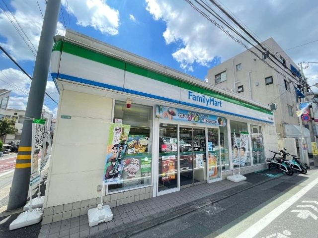 コンビニ　ファミリーマート学芸大学駅南店（コンビニ）まで215m