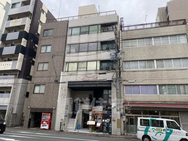 寿苑ビル（新館）の建物外観