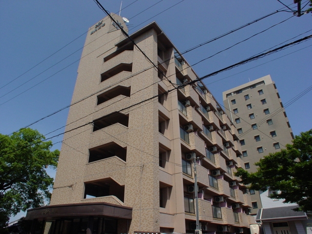 姫路市梅ケ枝町のマンションの建物外観