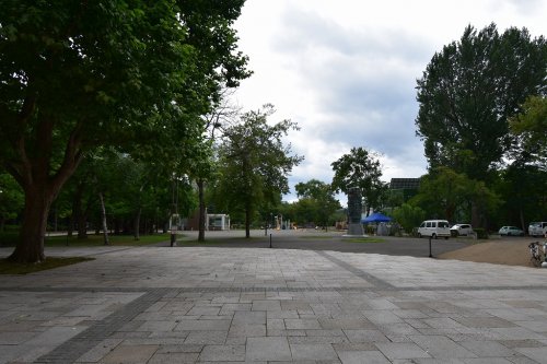 【札幌市中央区南九条西のマンションの公園】