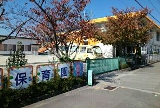 【岩出市尼ケ辻のアパートの幼稚園・保育園】