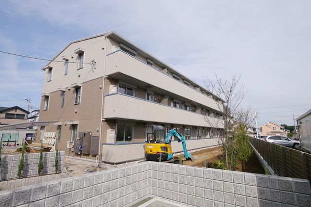 狭山市入間川のアパートの建物外観