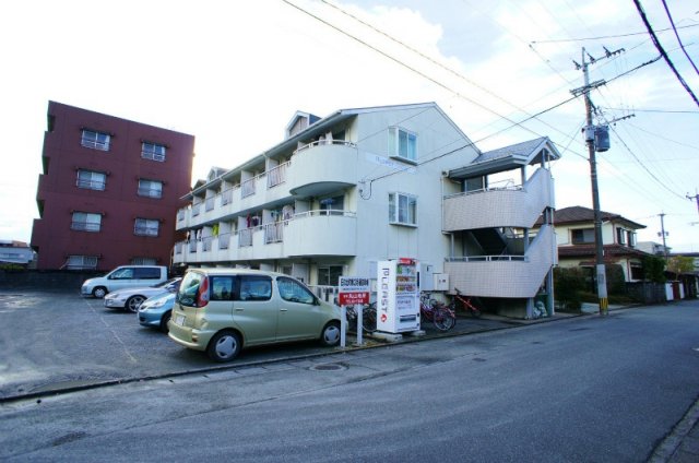 建物外観　外観は落ち着いています