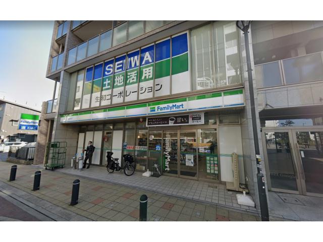 コンビニ　ファミリーマート岡崎駅前店（コンビニ）まで302m