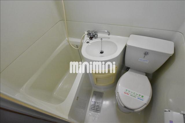 バス・シャワールーム　３点ユニットバスです。