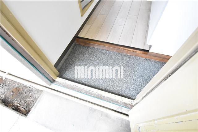 玄関　シンプルな玄関です。